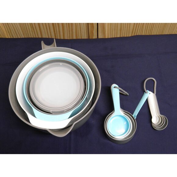 Prepara Mixing Bowl Set, 23 Pieces with Lids, Measuring Cups & Spoons - Picture 2 of 4